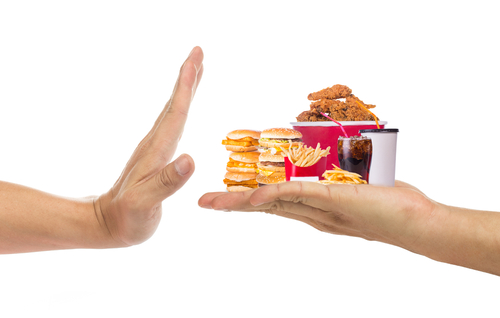 Pubblicità cibo spazzatura. Esperti: “Vietarla nei programmi tv destinati ai bimbi. Bene nuove Linee Guida OMS”