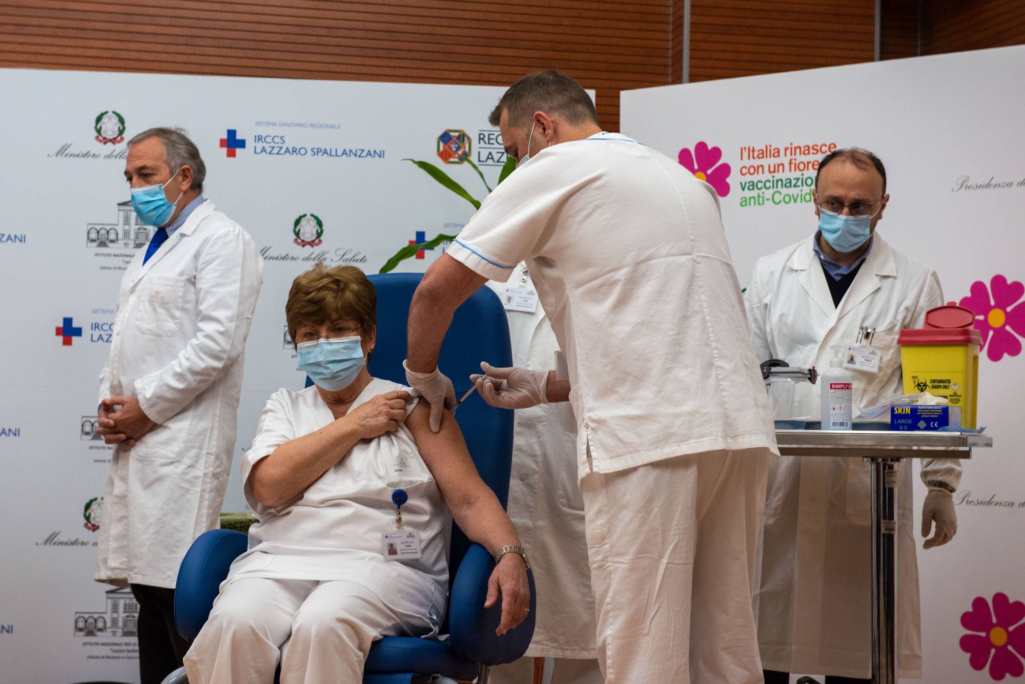Vaccine day, il giorno dopo: come stanno i primi vaccinati italiani contro Covid-19?