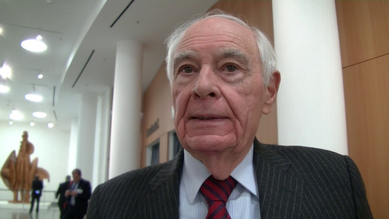 Parla l’ex Ministro Sirchia: «Sul territorio servono strutture sempre aperte, con MMG dipendenti»