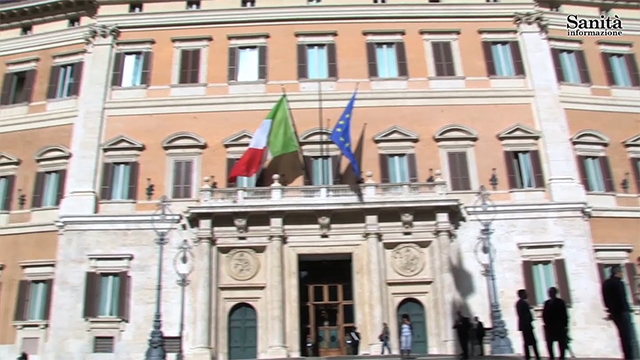 Ex specializzandi, nuova sentenza: altri rimborsi per oltre 13 milioni di euro  Senatore Aiello: «Ecco il Ddl unico per tutelare tutti i medici»