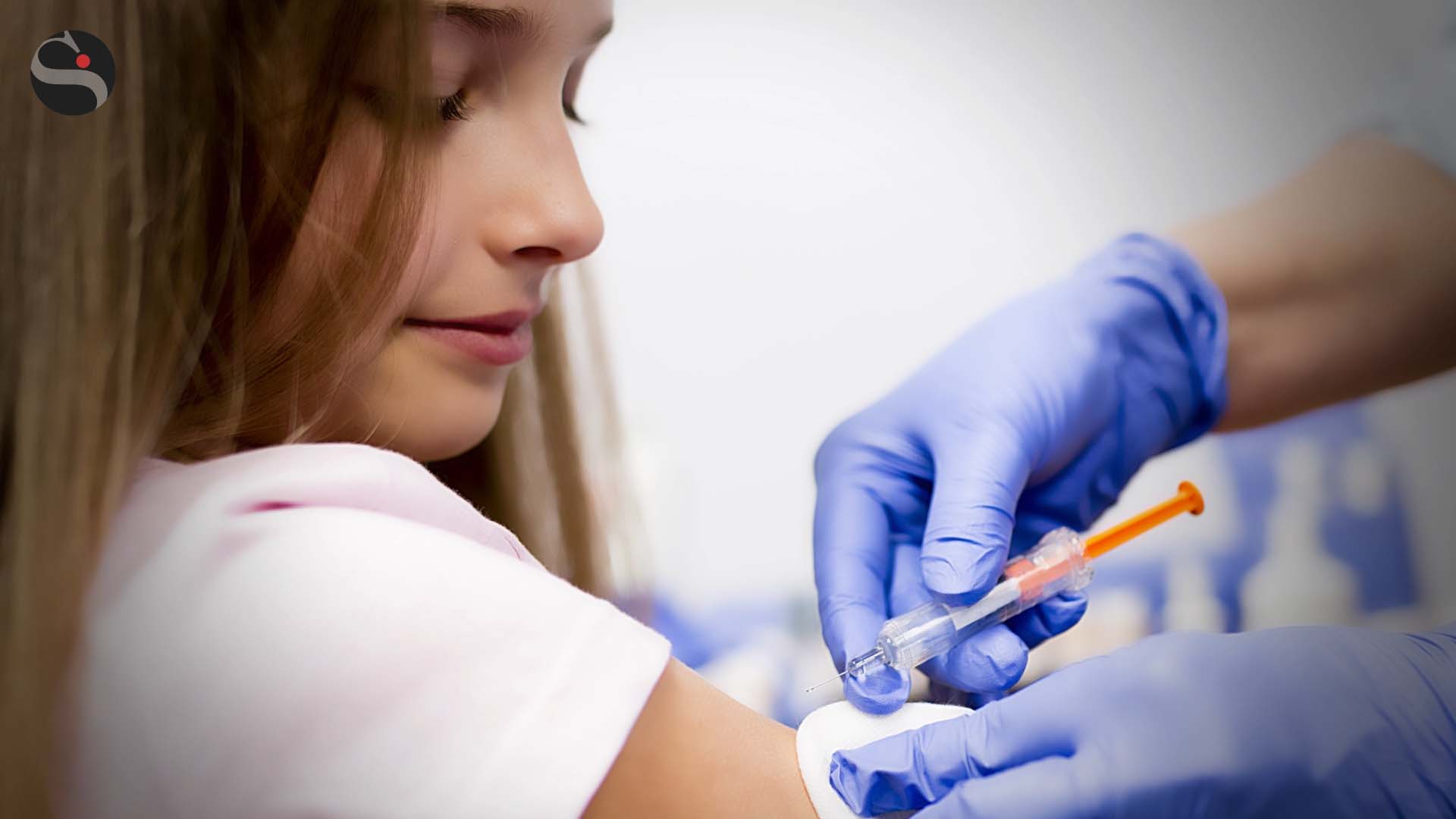 Vaccini: sanzioni ai medici che li sconsigliano. Tutti i nodi da sciogliere