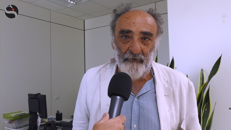 Alessandro Haber da 8 mesi in sedia a rotelle. Cosa è successo?