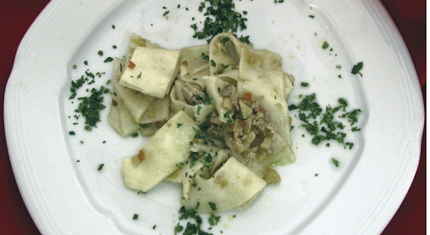 PAPPARDELLE AL RAGÙ DI CONIGLIO E CASTAGNE