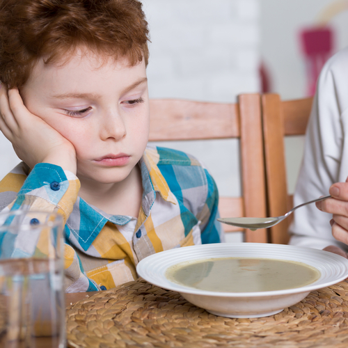 Alimentazione: “schizzinosi” da piccoli? Adulti esigenti a tavola