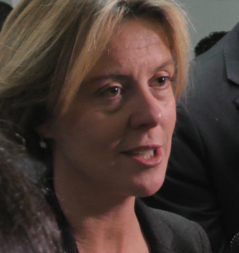 Lotta al cancro, Lorenzin: «Prevenzione, formazione e film…»