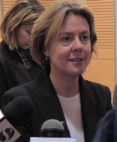 Antibiotico-resistenza, Ministro Lorenzin: «Combatterla coinvolgendo le associazioni e i pazienti»