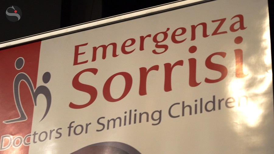 Emergenza sorrisi, ecco le immagini in anteprima del docufilm “Sulla strada giusta – Rinascere medico in Senegal” – GUARDA IL TRAILER