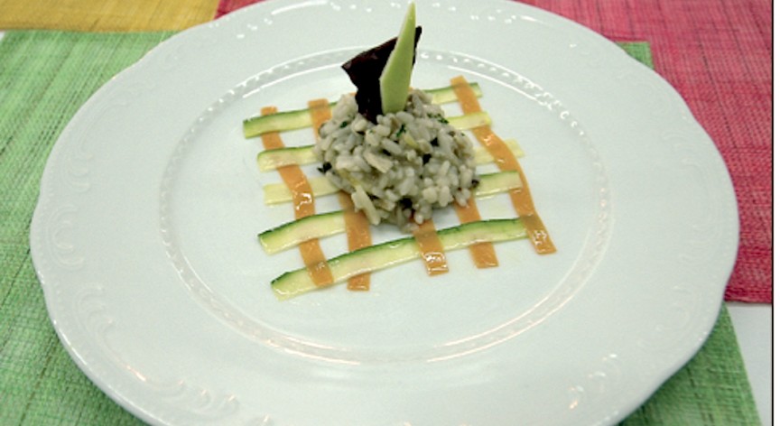 RISOTTO AI TRE CEREALI CON POLLO, RADICCHIO E MELA