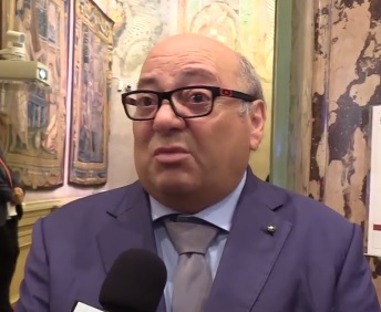 Piaghe e ferite difficili: la rivoluzione della luce. Bellini e Klox presentano il primo sistema biofotonico