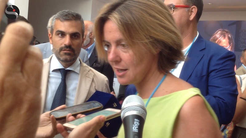 Il piccolo Charlie cerca cure, Lorenzin: «Dovesse arrivare in Italia, daremmo il supporto necessario»