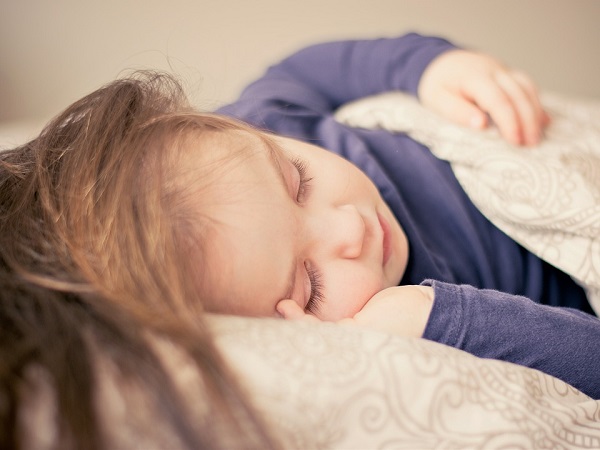 Il sonno del bambino: quanto ne occorre?