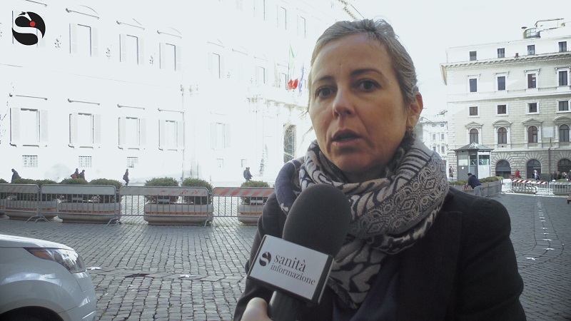 Grillo (M5S): «I medici devono far sentire di più la propria voce. Il Movimento è con loro»