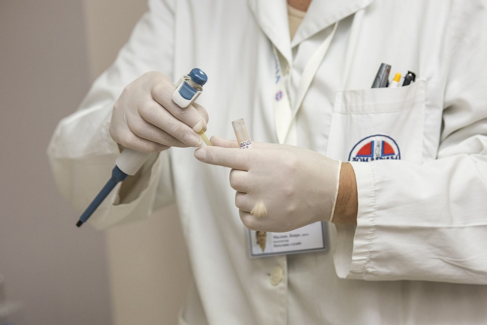 Veneto, Ordini medici lanciano proposta a Zaia: «No a neolaureati in corsia, puntiamo su specializzandi con il tutor»