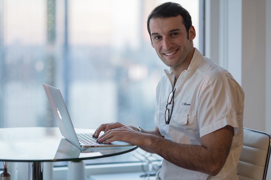 Il futuro dell’odontoiatria mondiale parla italiano: si chiama Giuseppe Cicero ed è stato premiato da Forbes…