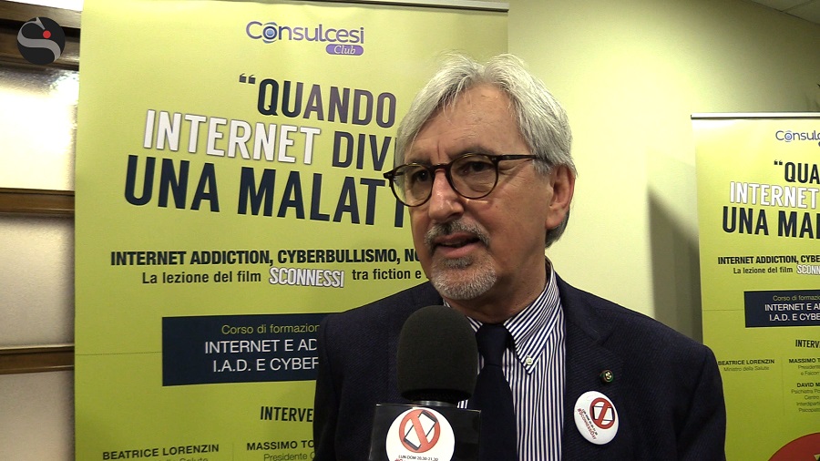 Web addiction, Alberto Oliveti (Enpam): «Importante formazione medici per riconoscere sintomi legati al problema»