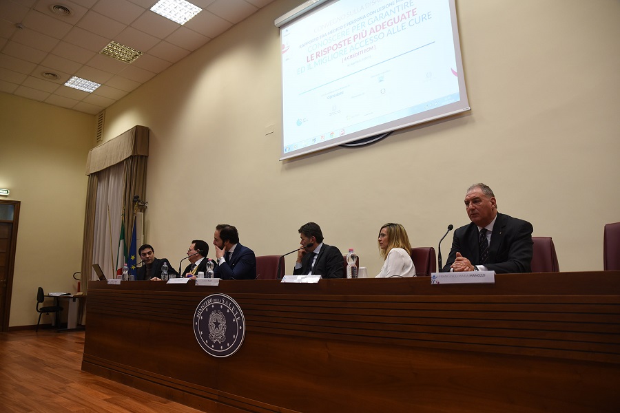 Disabilità, 2/3 degli ospedali italiani non sono accessibili: puntare su formazione ECM