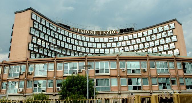 Lazio, approvata la legge sul caregiver familiare