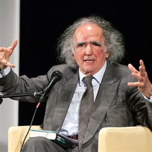 Parla lo psichiatra Vittorino Andreoli: «I social network portano alla morte della personalità. Scegliamo il ‘bendessere’…»