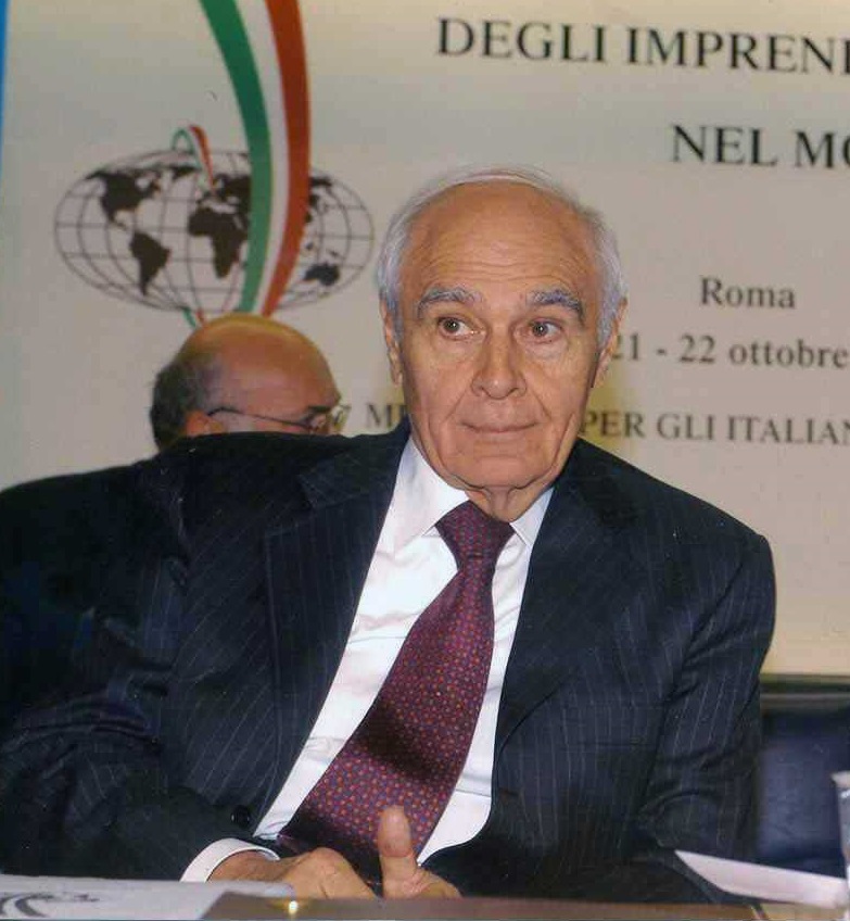 Sanità, i consigli dell’ex Ministro Sirchia al nuovo governo: «Senza prevenzione salta Ssn. Medici emarginati, fermare concezione aziendalistica»