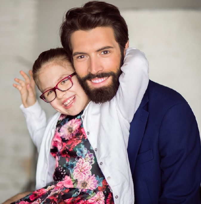 Giornata della Sclerosi Tuberosa, il testimonial è Giovanni Caccamo: «Malattie rare hanno bisogno di voce»