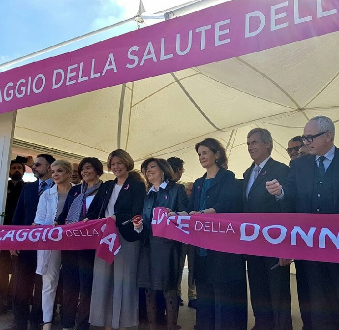 Race for the cure, inaugurato il villaggio della salute