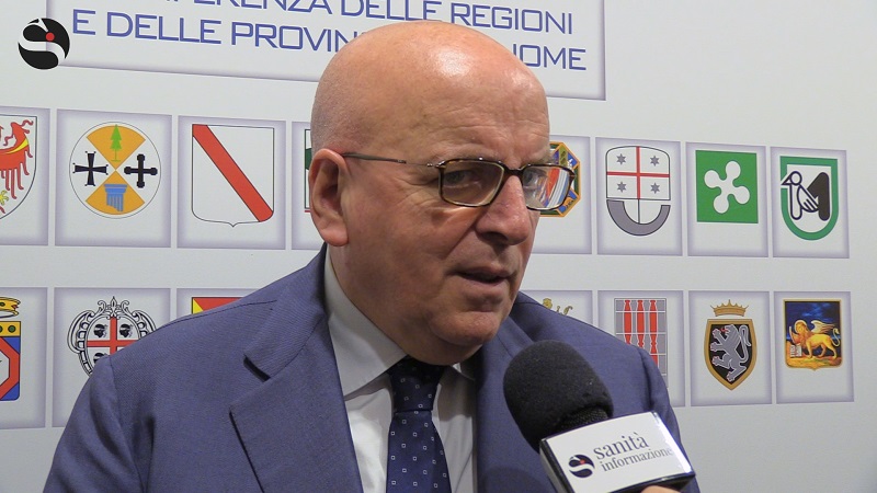 Sanità Calabria, l’allarme del Presidente Oliverio: «LEA non garantiti e liste di attesa sempre più lunghe, chiediamo fine commissariamento»