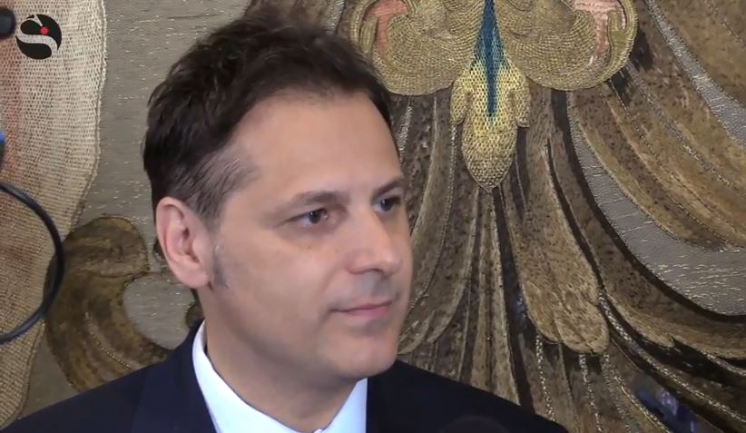 Economia e sanità, Armando Siri (Lega): «Serve la Flat tax per far crescere il Pil. Solo così potremo liberare risorse per l’SSN»