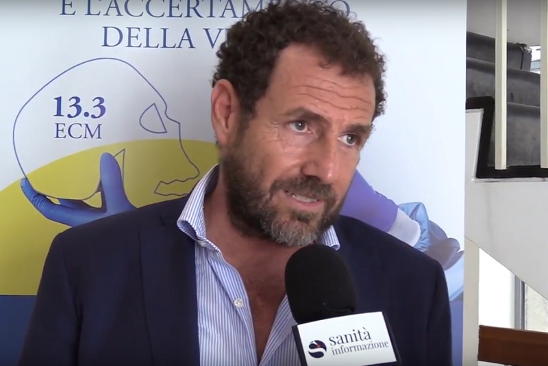 Trasferiti in altre mansioni a causa del Covid, quali le responsabilità per gli specialisti? Risponde l’avv. Hazan