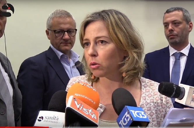 Sanità, Giulia Grillo presenta il programma: «Presto Stati Generali per benessere equo e sostenibile». Sui vaccini: «Supereremo legge Lorenzin»