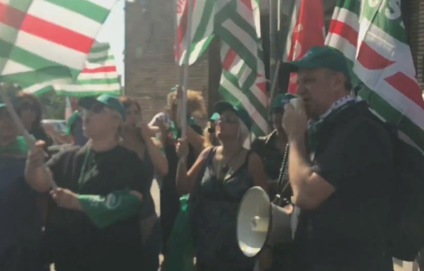 Fondazione Ime, la protesta dei lavoratori: «Chiusura ingiustificabile. A rischio anche il diritto alle cure di molti pazienti da tutto il mondo»
