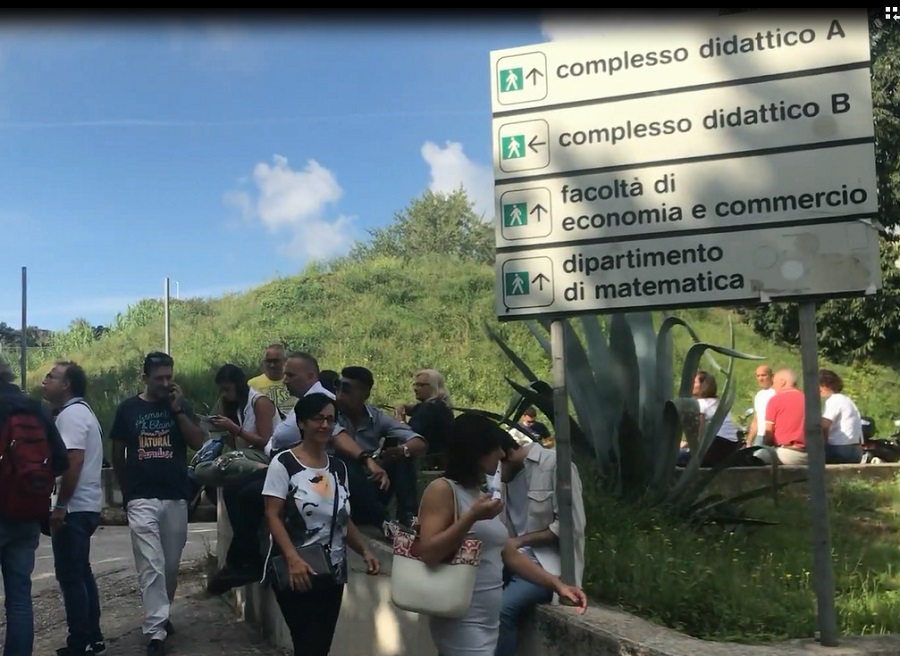 Test Medicina, i genitori contestano il numero chiuso: «Sia creato sbarramento durante il corso di studi»