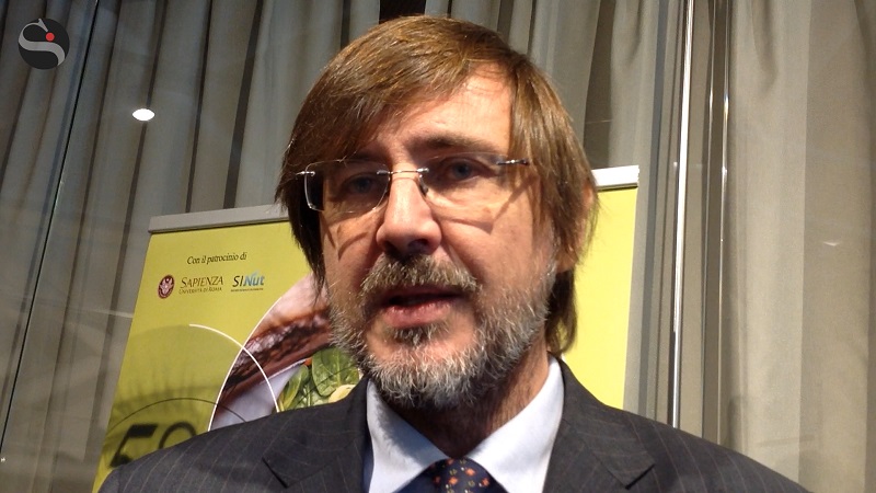 Risolve problemi circolatori, migliora l’ipertensione e le capacità visive. Scapagnini (biochimico): «L’elisir di lunga vita è la cioccolata»