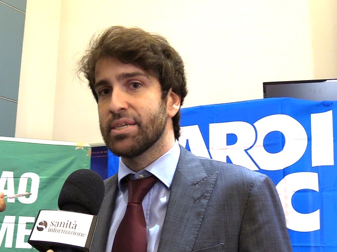 Laurea abilitante, Tuzi (M5S): «Così al pari con altri paesi europei. Ora aiutare ‘camici grigi’ aumentando borse specializzazione»