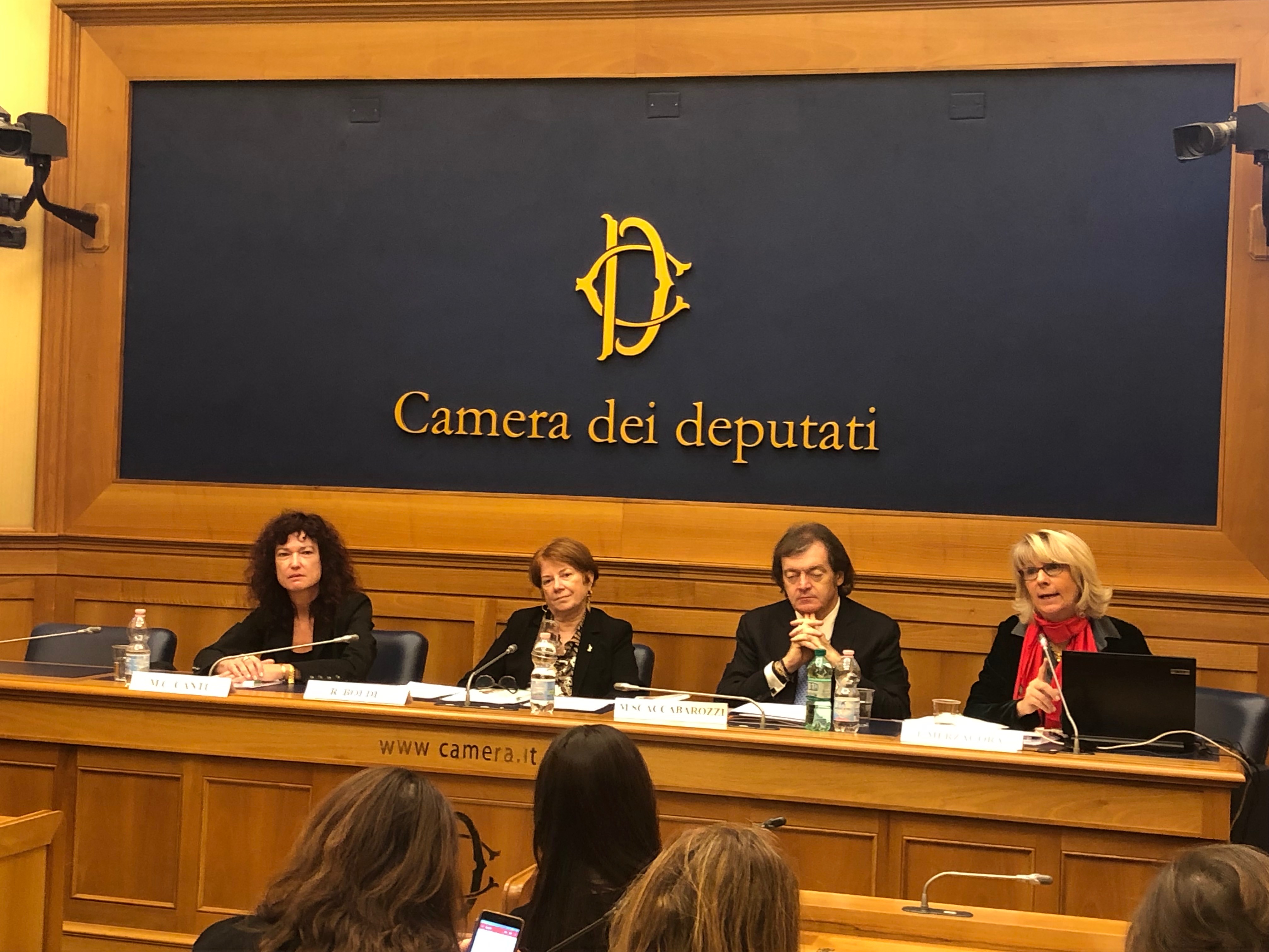 Caregiver: ONDA e Farmindustria insieme per sostenere ‘l’esercito silenzioso’. Scaccabarozzi: «Molte sono donne, miglioriamo qualità della loro vita»