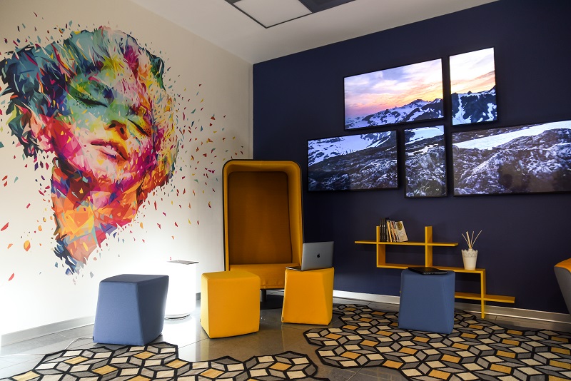 Psicologia dell’ambiente, gli esperti: «Autostima e ottimismo dipendono dall’ufficio»