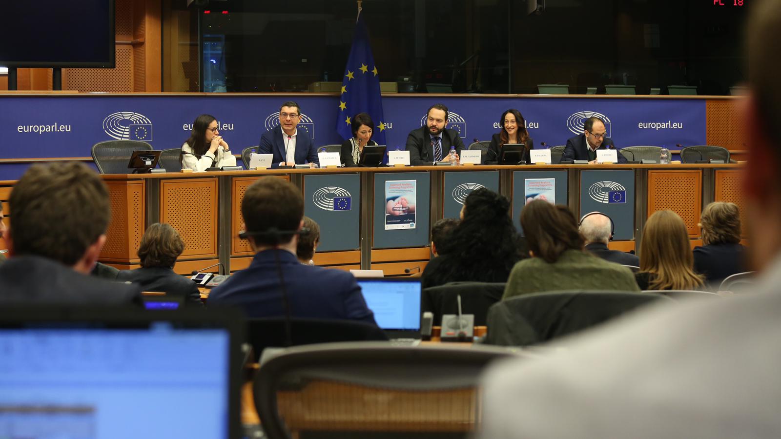 Screening neonatale, Italia capofila in Europa. Taverna (M5S): «Esempio di buona sanità». La Marca (Simmesn): «Abbiamo pannello di patologie più completo»