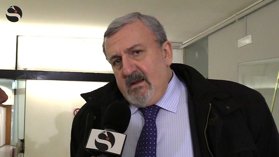 Autonomia differenziata, nodo sanità. Michele Emiliano (Puglia): «Bloccare processo separatista e aumentare poteri di tutte le Regioni»