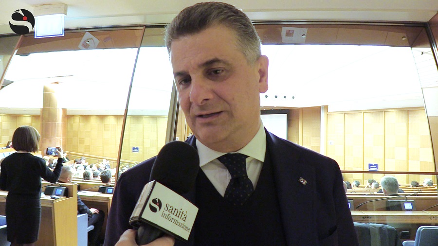 Italia Viva spinge per aderire al MES. De Filippo: «Ecco come possiamo rivoluzionare la sanità italiana con 36 miliardi»