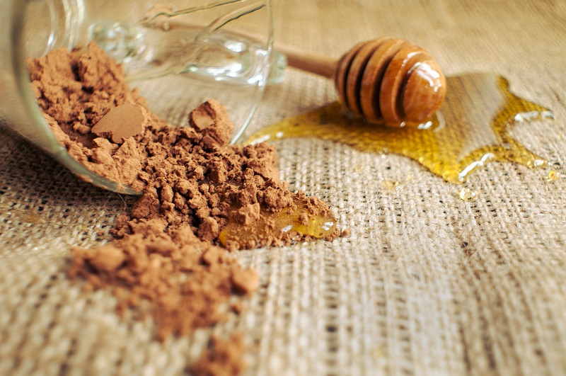 La ricetta della longevità? Cacao, nocciole, the verde e miele. Ecco i superfood e il test per calcolare l’età biologica