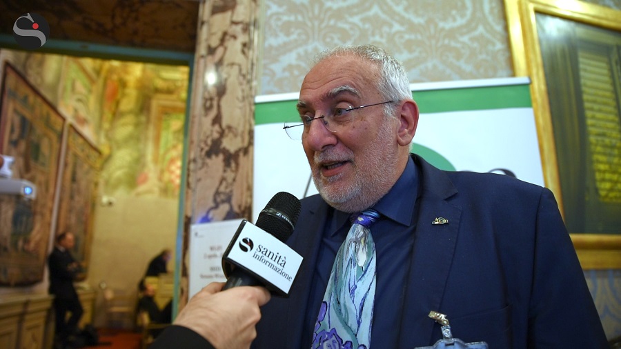 Cancro e Covid-19, il presidente Aiom: «Deve riprendere lo screening o rischiamo di trovare malattie difficilmente curabili»