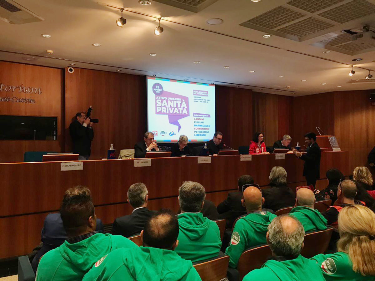 Sanità privata, contratto bloccato per 300mila lavoratori. Cgil-Cisl-Uil: «Una vergogna»