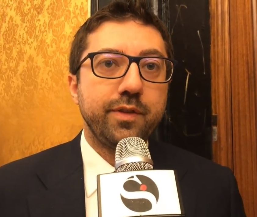 Antibiotico-resistenza, Colletti (M5S): «Serve commissione d’inchiesta». E chiede una sanità più «centralizzata»