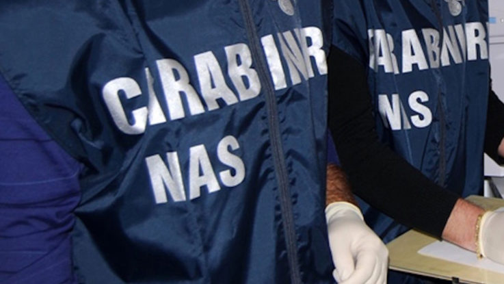 Controlli Nas, trovati al lavoro 281 medici e sanitari non vaccinati