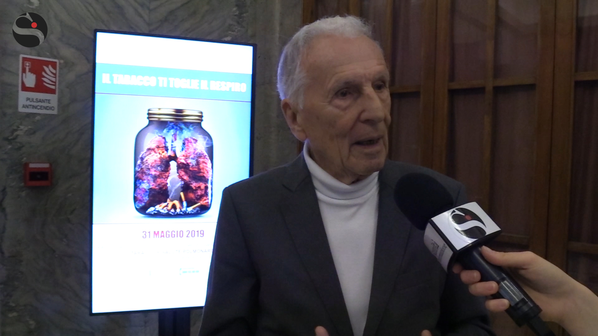 Giornata mondiale senza tabacco, fuma più di 1 italiano su 5. Garattini: «Aumentare il prezzo delle sigarette»