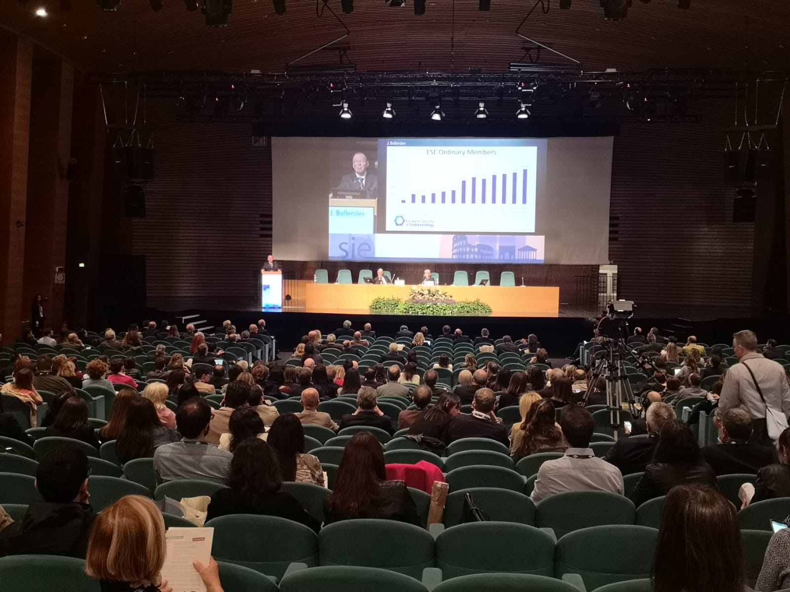 Congresso Sie, il presidente Vitti: «Diabete, obesità, disturbi della menopausa e malattie tiroidee: passi in avanti con i nuovi farmaci»