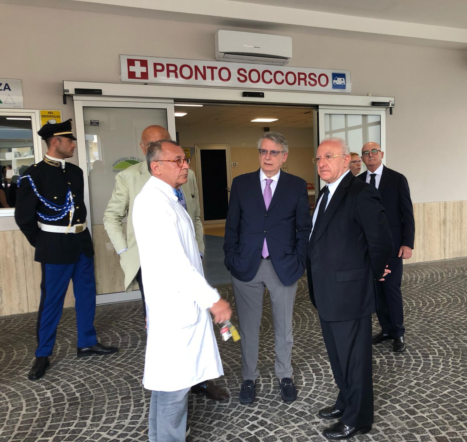 A Napoli il primo Pronto Soccorso Etico in Italia. De Luca: «Lavoro straordinario»
