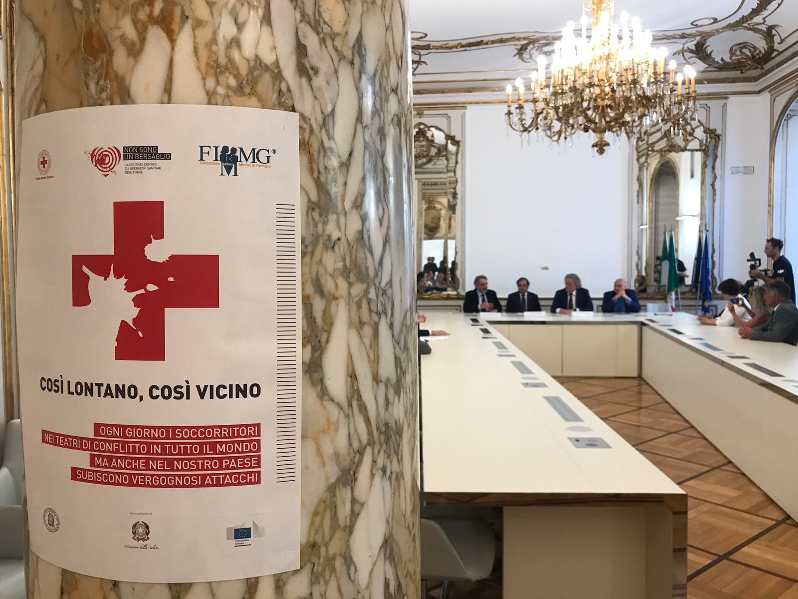 “Non sono un bersaglio”, al via la campagna di medici di famiglia e Croce Rossa