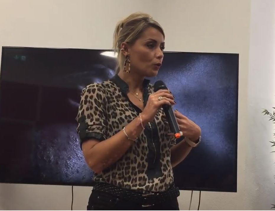 Psoriasi, la malattia in 12 scatti d’autore. Carlotta: «Così ho imparato a vedermi bella»