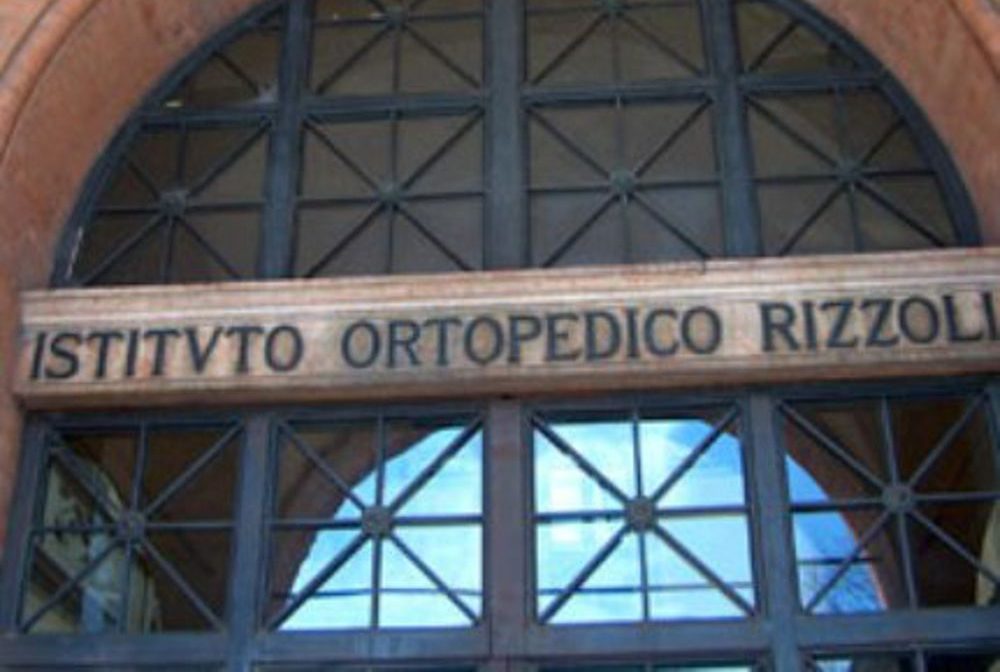 Bologna, al Rizzoli il primo trapianto al mondo di vertebre umane