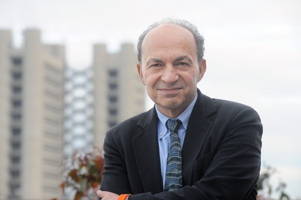 Venturi (E. Romagna): «Più competenze alle professioni sanitarie». Insorgono i medici